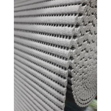 FÜRDŐSZOBAI GUMIS TEKERCS